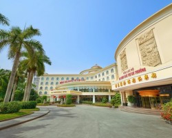Khách sạn casino lỗ lũy kế hàng trăm tỷ đồng nổi tiếng ở Móng Cái sắp được bán với giá gần 71.000 đồng/cp